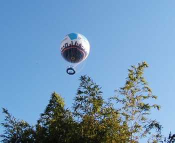 Sightseeing balloon in Parc Andre Citroen