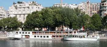 Paddlewheel boat on the Seine