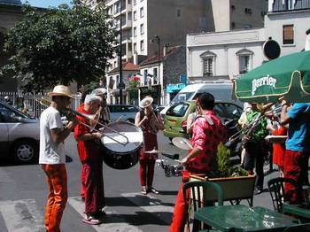 Musicians on rue du Commerce
