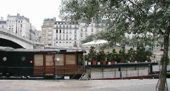 Houseboat on left bank of Seine.